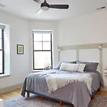 The Leavitt Street Inn & Tavern