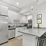 Apartment 2br Trendy Urban - Division 102w 202w 302w Rep *