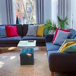 Perfect Wrigleyville Stay