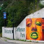 The Blue Golden Luxury Modern 3- Bedroom Apartment In Chicago