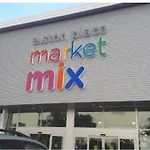 The Blue Golden Luxury Modern 3- Bedroom Apartment In Chicago