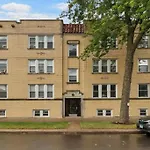 2Br Alluring Apartment With Laundry - Cullom D3