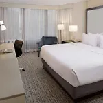 Doubletree By Hilton Magnificent Mile 4*