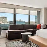 Doubletree By Hilton Magnificent Mile 4*