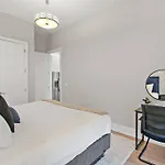 Well-Equipped 2Br Apt With Laundry - Crosby 205