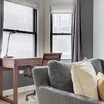 River N 1Br W Gym Pool Nr Man Mile Chi-90