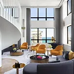 The Ritz-carlton,