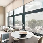Logan Sq Studio W Pool Deck Gym Nr L Chi-727