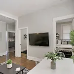 Apartment Enchanting 2-bedroom In - Clark 4
