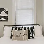 Enchanting 2-bedroom In - Clark 4 *