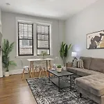 Enchanting 2-bedroom In - Clark 4 *