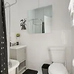 Enchanting 2-bedroom In - Clark 4 *