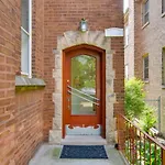 Chic Chicago Getaway With Fireplace!