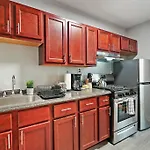 1Br Airy Apartment With Wi-Fi - Barry 2