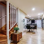 Old-world Classic Building Downtown Apartment