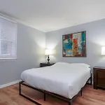 Mtm Fully Furnished Rental In Old Town - 2 Beds