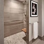The Ritz-carlton,