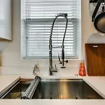 Pet Friendly And Room For 7! Large Common Areas To Converse And Connect Apts