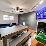 Pool Table, Pingpong, Arcade, 2-car Parking, 3 Floors! Chicago