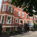 Chic Euro City Getaway- Close To Downtown