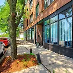 Bright Chicago Apartment Near Stadiums And Downtown