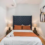 Urban 2Br Apt, Near Downtown Chicago!