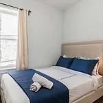 Urban 2Br Apt, Near Downtown Chicago!