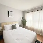 Cozy Retreat, Prime Location Near Loyola & Beach! * Chicago