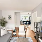 Apartment Cozy Retreat, Prime Location Near Loyola & Beach! *