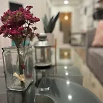 2 Bedroom Unit With 1 Garage Parking In Wicker Park
