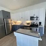 Modern Shared Condo Near Downtown Chicago, Flexible Room Options And Shared Amenities