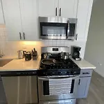 Stylish Shared Condo Minutes From Downtown Chicago, 1Bedroom And Shared Access