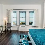 Hotel Congress Plaza 3*