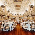 Hotel Congress Plaza 3*
