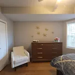 Beautiful Big 3 Bedroom Quiet Apt Near Downtown