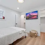 Logan Square Luxury Villa, 3 Beds, 3 Baths