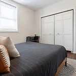 Modern Apt In Trendy Avondale Neighborhood With Free Parking