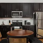 Ukrainian Village 2Br Modern Apartment D2
