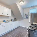 Entire Private Apartment, Near Downtown - Free Parking