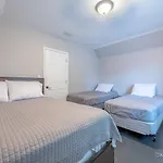 Entire Private Apartment, Near Downtown - Free Parking