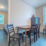 Entire Private Apartment, Near Downtown - Free Parking * Chicago