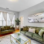 Bright & Chic Stay Near Medical District