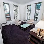 Congress Plaza Hotel 3*