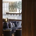 The Ritz-carlton,