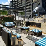 The Ritz-carlton,
