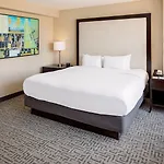 Hotel Doubletree By Hilton Magnificent Mile 4*