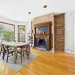 6 Min Walk To Wrigley King Bed And Parking