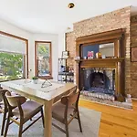 6 Min Walk To Wrigley King Bed And Parking