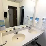 Hi