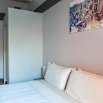 Hi